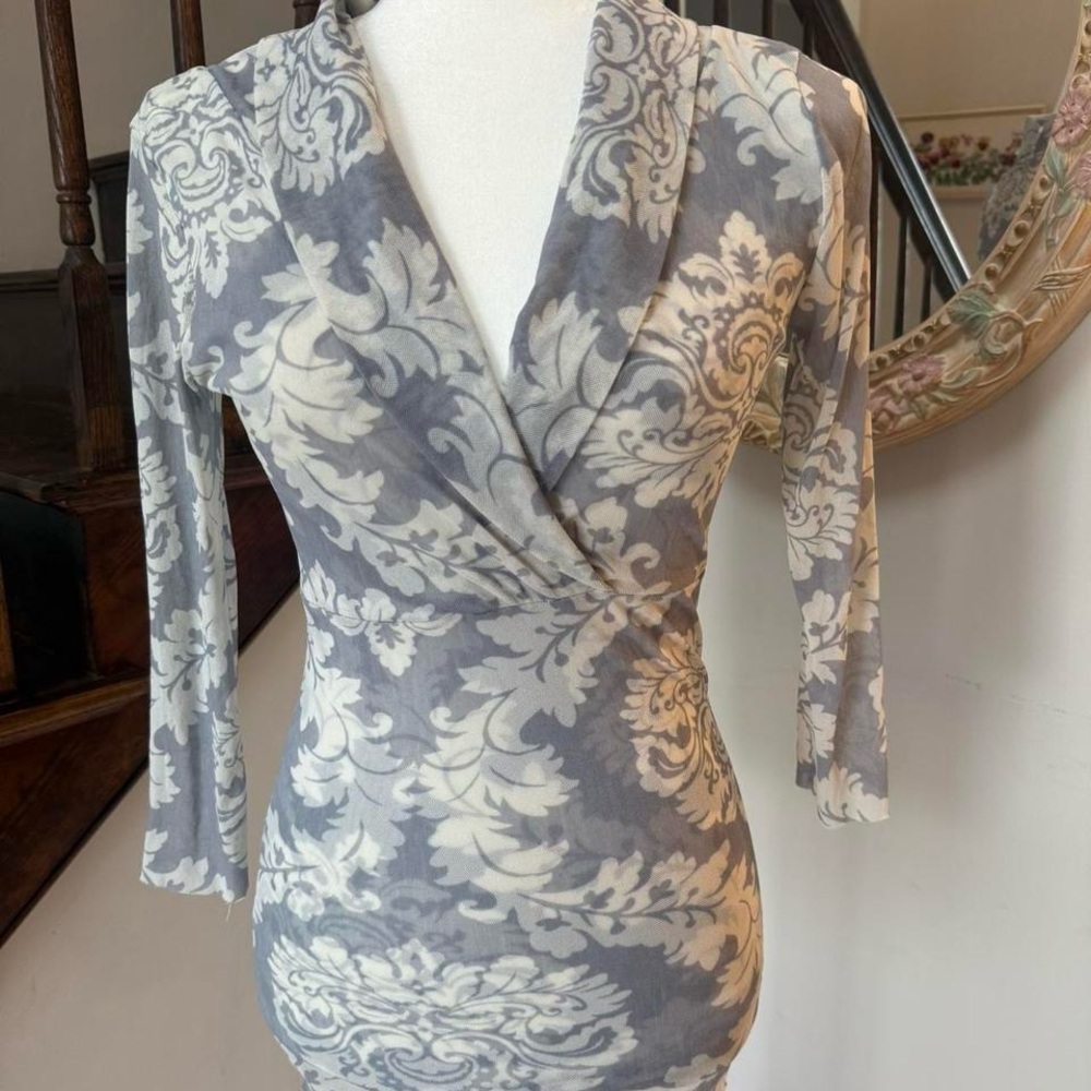Vintage Mesh Elegant Gray and White Wrap top